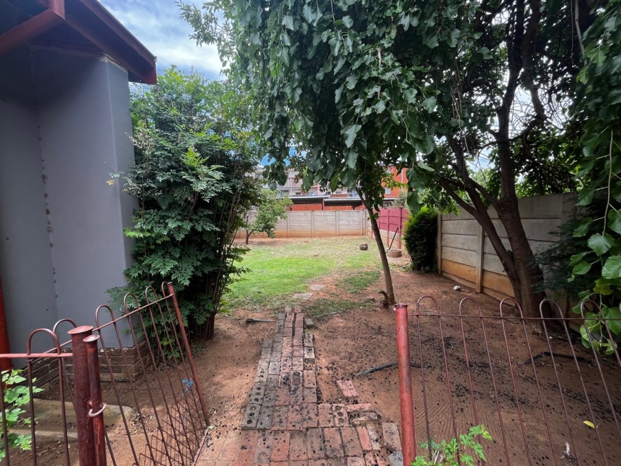 10 Bedroom Property for Sale in Brandwag Free State